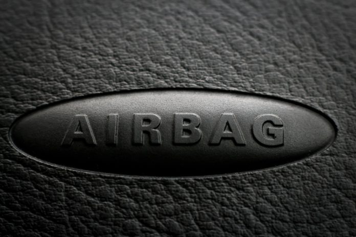 Close-up,Of,Airbag,Inscription,On,A,Car,Dashboard.,Vehicle,Safety, Airbag, source: Shutterstock