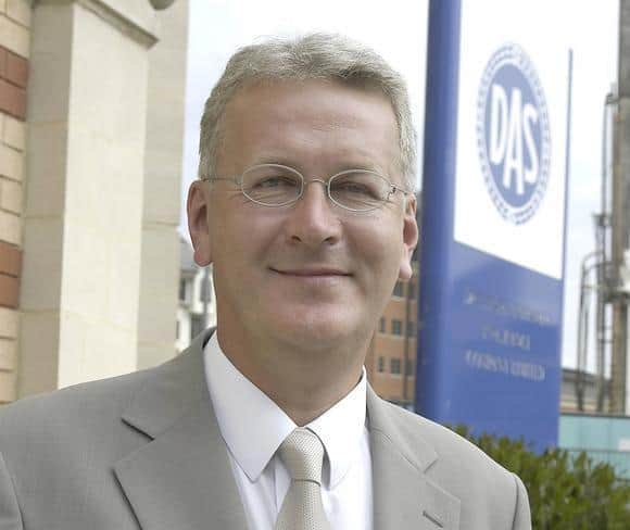 Διώκει τον πρώην CEO η DAS - Insurance World