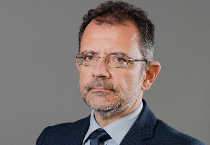 Atradius. Τζέης