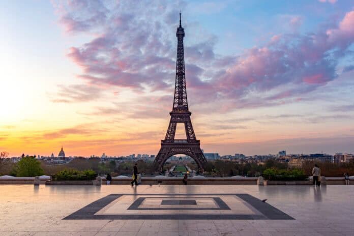 Eiffel tower seen from Trocadero at sunrise, source: Shutterstock