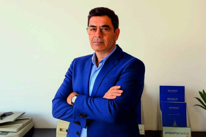 Γιουμπάκης, Senatus