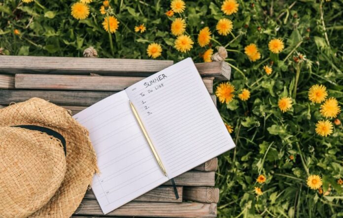 Summer to-do list, source: Shutterstock