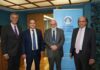 Από αριστερά: Giuseppe Zorgno, Εκτελεστικός Αντιπρόεδρος ΔΣ, Υδρόγειος Ασφαλιστική, Παύλος Κασκαρέλης, Διευθύνων Σύμβουλος, Υδρόγειος Ασφαλιστική, Ευάγγελος Φιλόπουλος, Πρόεδρος της Ελληνικής Αντικαρκινικής Εταιρείας, Γιάννης Σουρλής, Γενικός Διευθυντής, Υδρόγειος Ασφαλιστική