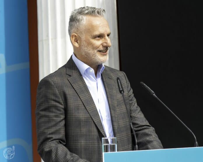 Μαζαράκης, Εθνική Ασφαλιστική