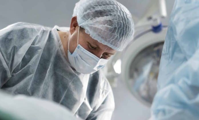 Χειρουργός