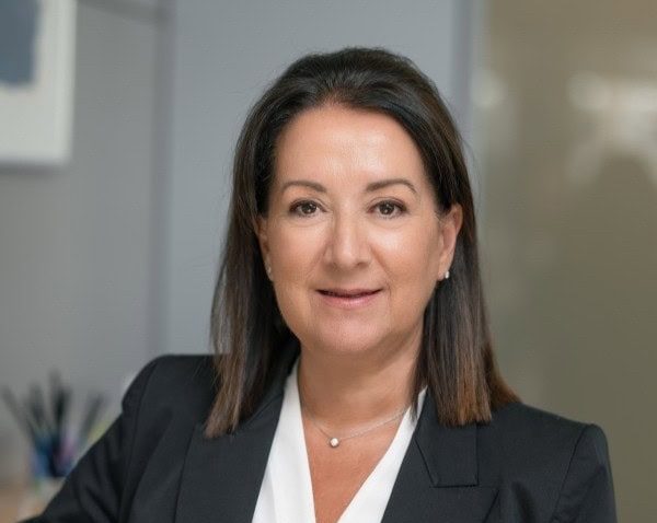 Ντάλια Τόμπρου, Εθνική Ασφαλιστική