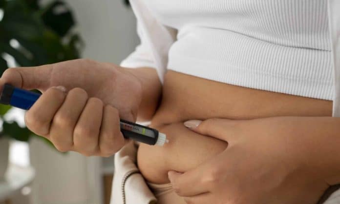 viruscomgr_inject_belly_faat-scaled-center-top-1000x600 Ένεση φαρμάκου απώλειας βάρους