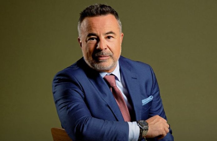 Howden, Τσεσμετζόγλου