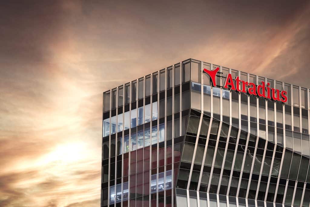 Atradius, κτίριο στο ηλιοβασίλεμα