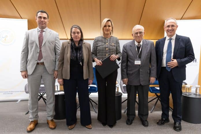 ΙΔΟΜ-ΕΛΕΤΕΑ, ομαδική φωτογραφία από εκδήλωση στη Νομική Βιβλιοθήκη για τη μεταρρύθμιση του συνταξιοδοτικού συστήματος, 2026