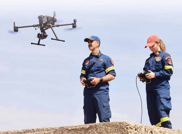 Εικαστικό καμπάνιας Υπουργείου Κλιματικής Κρίσης και Πολιτικής Προστασίας για ασφαλέστερο αύριο