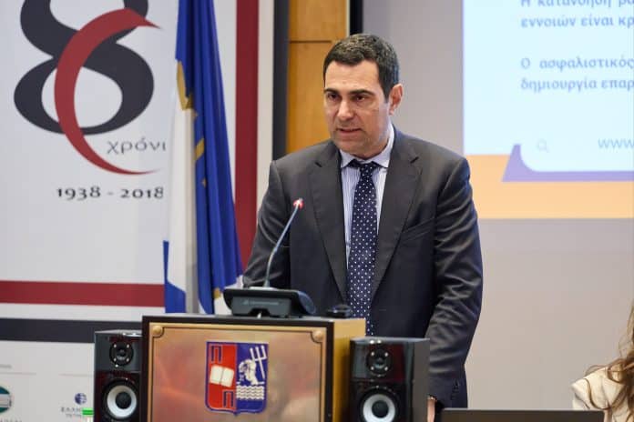 ΕΛΕΤΕΑ, Νούνης, στο βήμα εκδήλωσης για τα 10 χρόνια λειτουργίας του Ινστιτούτου Χρηματοοικονομικού Αλφαβητισμού