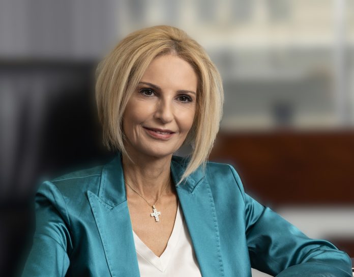 Άννυ Τρύφων