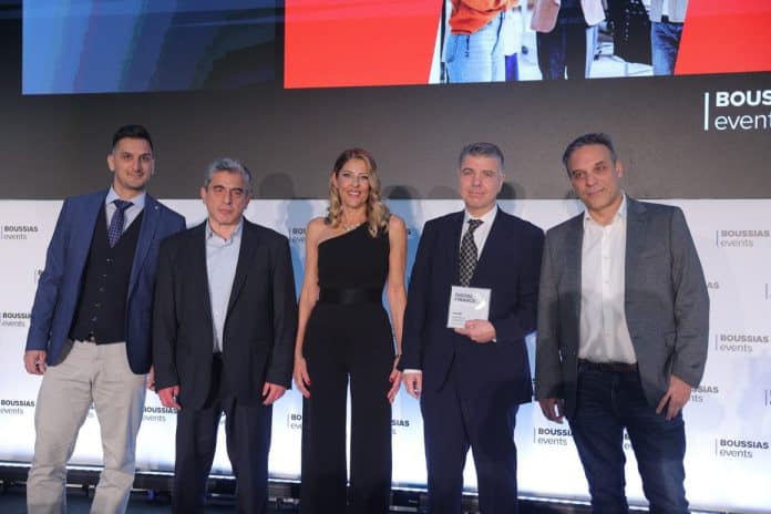 Eurolife FFH, ομαδική φωτογραφία από τη βράβευση της πλατφόρμας EurolifeEnter στα Digital Finance Awards