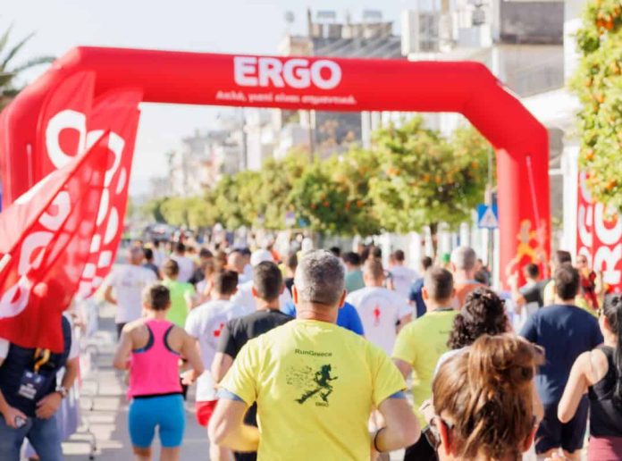 H ERGO χορηγός στο Run Greece Σπάρτη 2026, στιγμιότυπο από τη γραμμή εκκίνησης / τερματισμού
