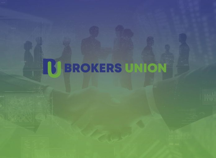 Brokers Union, εικαστικό με υπαλλήλους, λογότυπο και χειραψία, πηγή εικόνας: Brokers Union / Shutterstock