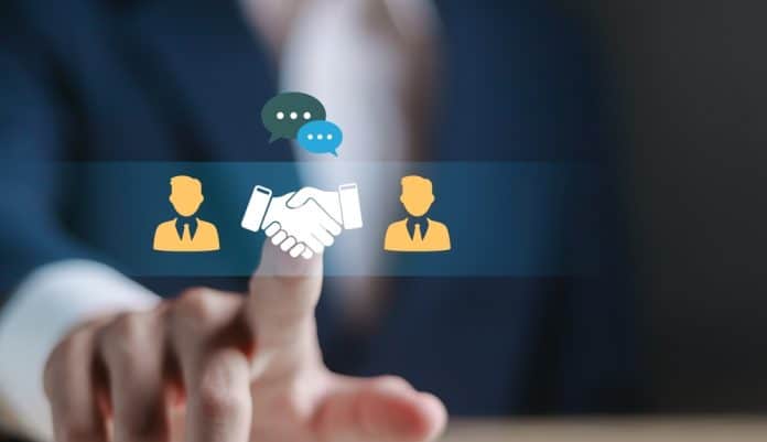 Negotiation,Concept.,Businessman,Touching,With,Handshake,Icon,For,Negotiation,,Agreement, Χέρι επιχειρηματία αγγίζει εικονίδιο χειραψίας και διαπραγμάτευσης, πηγή: Shutterstock