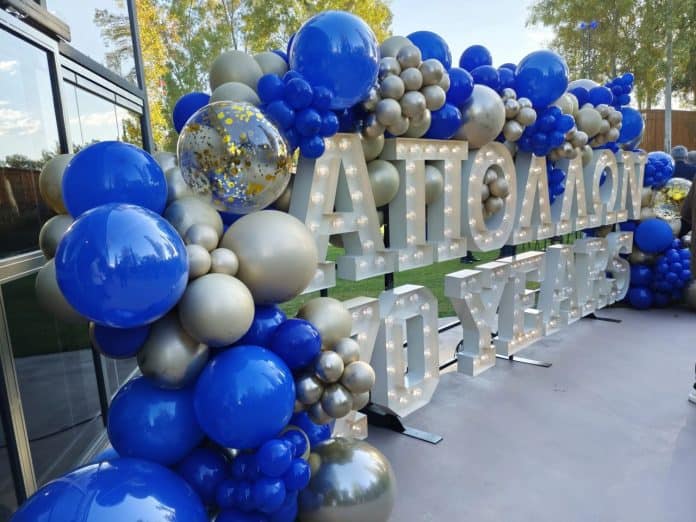 Απόλλων Ασφαλιστική, επιγραφή και μπαλόνια στην επετειακή εκδήλωση, 2026