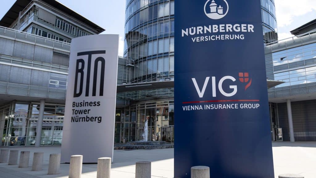 Nurnberger - VIG signs outside buidlings