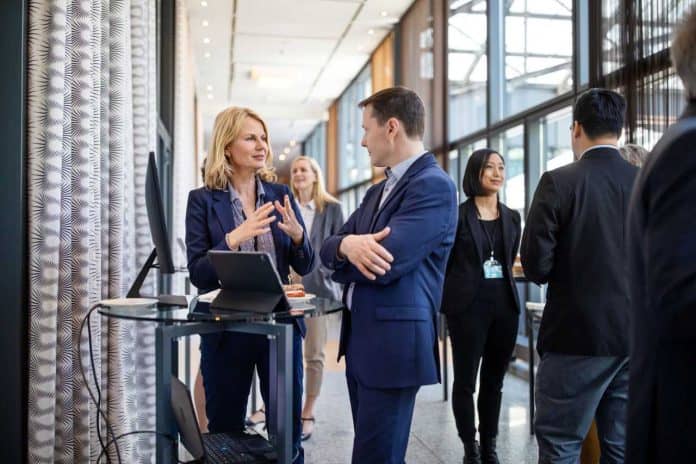EY-Parthenon, business people image
