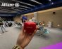 Allianz Volunteer Day, αίθουσα αιμοδοσίας και χέρι με αντιστρές μπαλάκι σε σχήμα καρδιάς